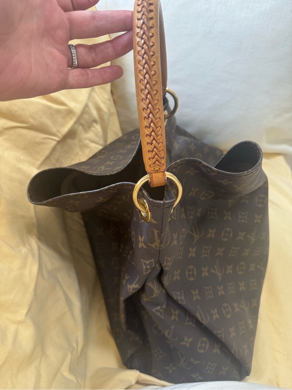 Louis Vuitton Monogram Artsy GM - Picture 2 of 7